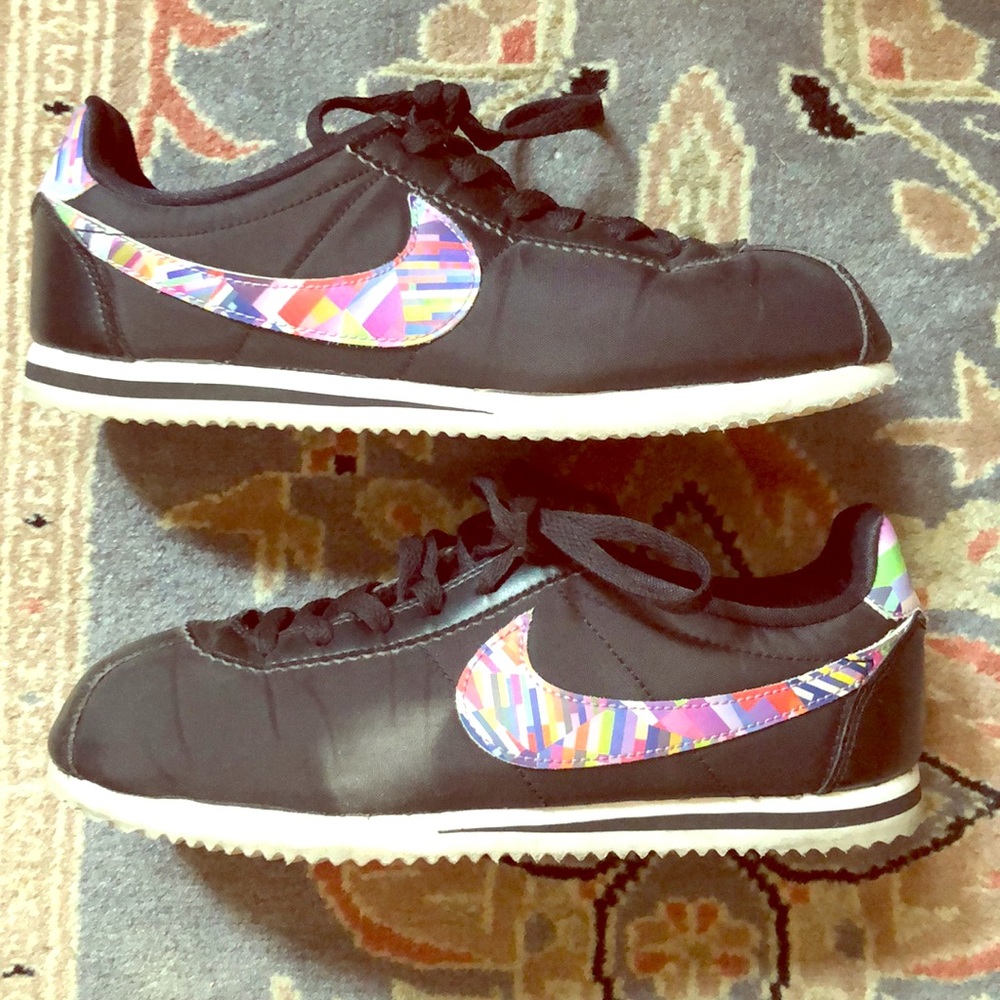 5.5y ( 7 women’s) super cute Nike Cortez